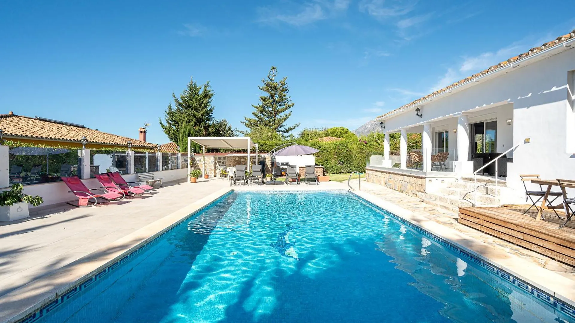 Beautiful Renovated Villa Marbella Close Beach 8 People, 4 Bedrooms, 3 Bathrooms, Private Heated Pool, Ping Pong Table, Private Petanque Court