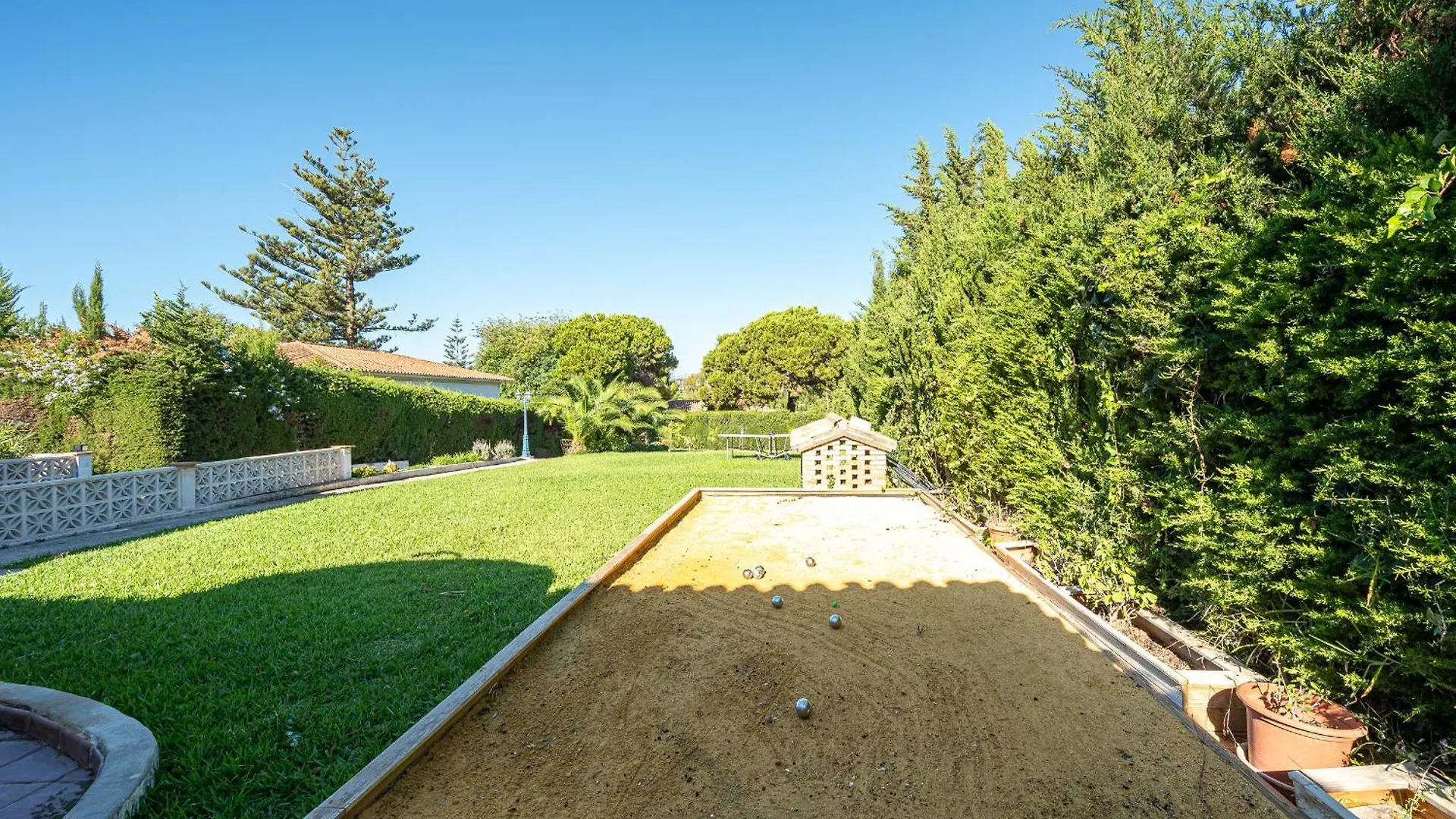 Beautiful Renovated Villa Marbella Close Beach 8 People, 4 Bedrooms, 3 Bathrooms, Private Heated Pool, Ping Pong Table, Private Petanque Court