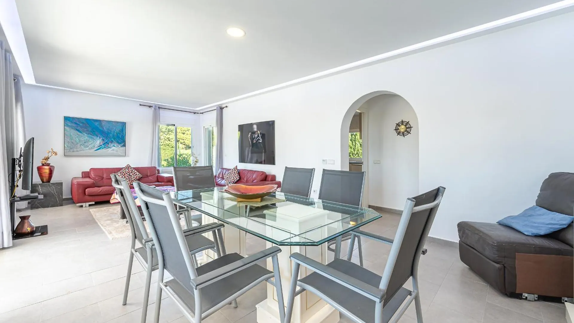 Villa Marbella: Beachside Luxury with Heated Pool and Games  Marbella